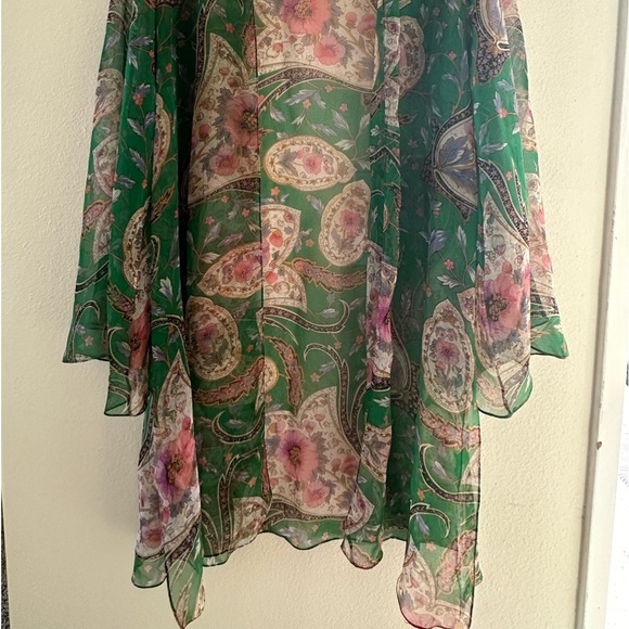 Yes, it’s a vintage Albert Capraro in an extremely rare style. A wardrobe staple - Picture 8 of 10